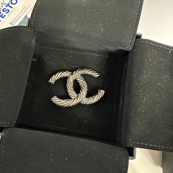 CHANELAuthentic Silver Ruthenium Twisted CC Brooch Luxury Pin Textured - Picture 3 of 11